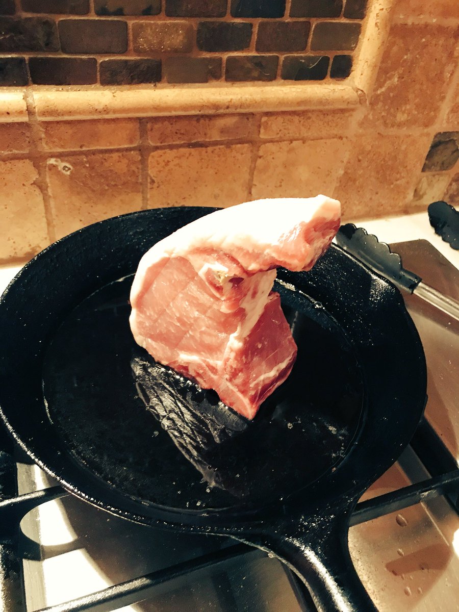 the_money_pit's tweet photo. Roasted pork chop with celeriac purée, cider pork reduction, and apple mostarda https://t.co/JARTtDhRq2