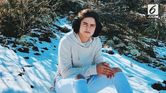 VIDEO: Aliando Masuk Daftar Pria Tertampan, Kalahkan Brad Pitt? dlvr.it/Q8NjhM