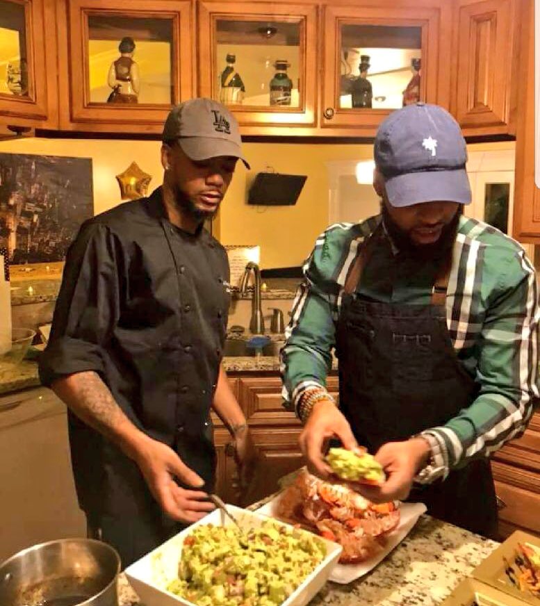 Fresh_Bentley's tweet photo. WE TAKING LADIES NIGHT NATIONWIDE IN 2018. STAY TUNE #CHEFBENTLEY #CHEFDASH 🙌🏽 https://t.co/L8AEbsEGMU