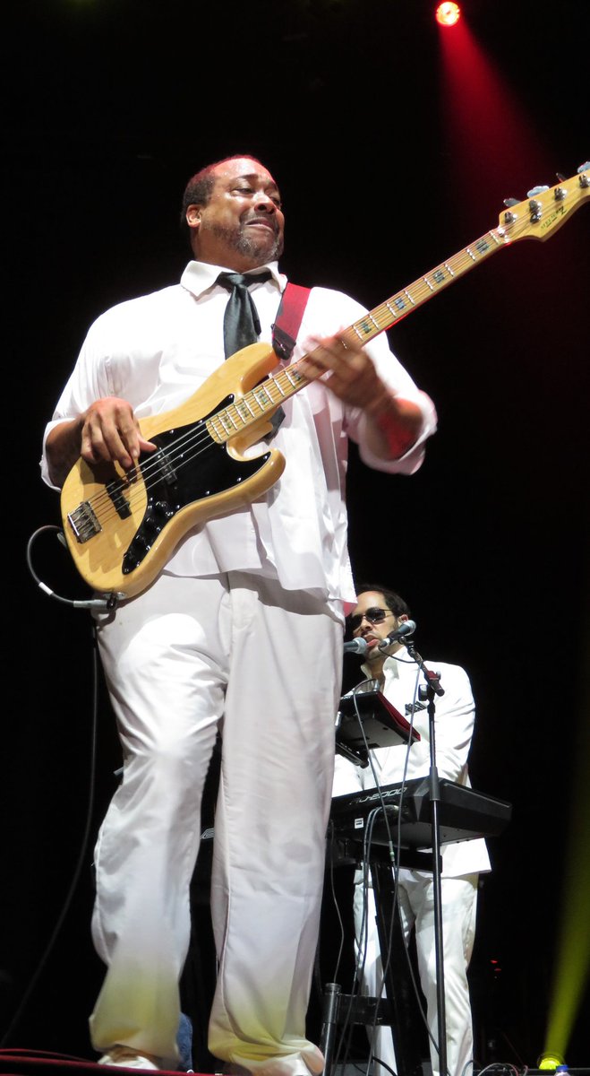 CHCHICfan's tweet photo. HAPPY NEW YEAR to my dearest band @CHICorg! Thank you for the great NYE BBC show. I wish you an amazing year 2018!
@nilerodgers @ItsMeKimDavis @FOLAMI @rtgmusicman @jerrybarnesbass @RalphRolle @hiltonius #BillHolloman #SteveJankowski #Brandonwright https://t.co/wYu316K1W1