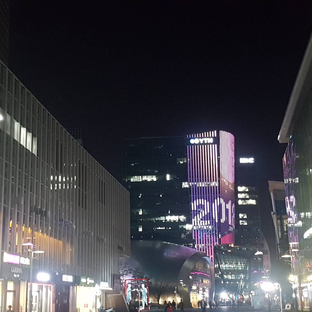 peninsula76's tweet photo. 새해에는 매일매일이 행복하지는 않겠지만 
행복한 일이 매일 있을 겁니다.

새해직전에 받은 
메세지ㆍ
너무 감사해서
너무 감동이라서
눈물이 찔끔ㆍ https://t.co/aupSfJMbhO