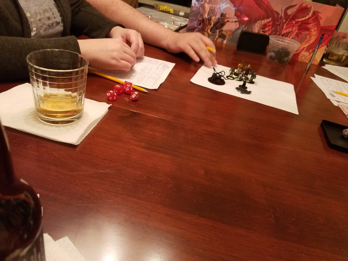 Gekatron's tweet photo. DnD for the end. #mensroomred #gotacase #actually2 #drink #rollforinitiative #dnd https://t.co/pJ5vYRnTZS