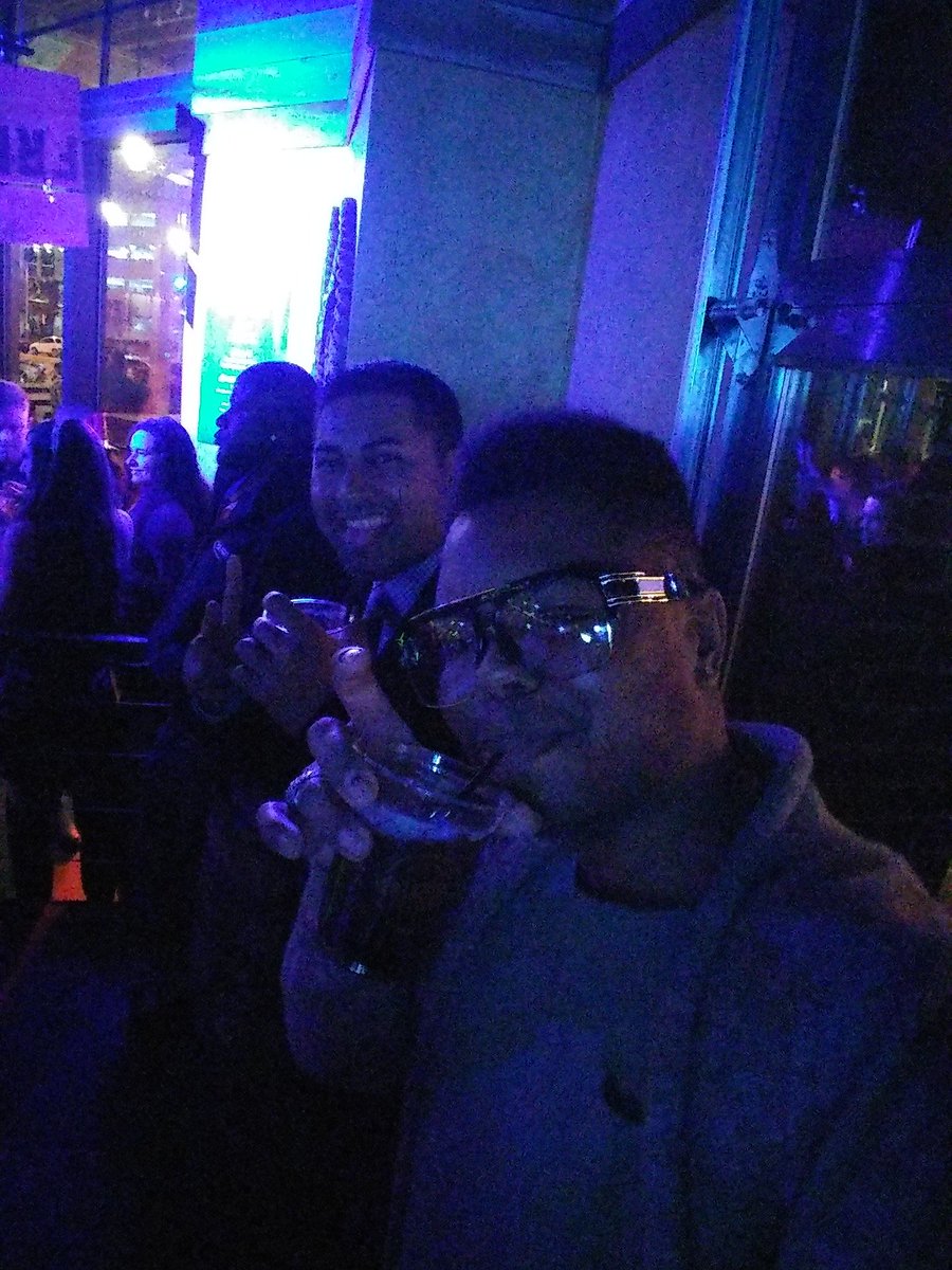 Gaplaya's tweet photo. #NYELiveNorfolk #keepthedrinkscoming#welivebaby https://t.co/AJdymTH7Xu