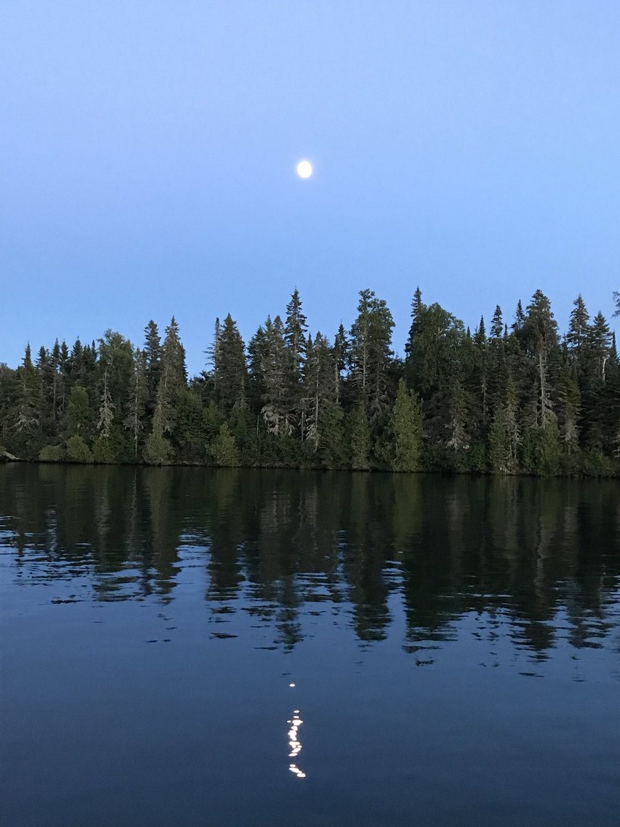 IsleRoyaleFFA's tweet photo. @NatlParkService @BigCypressNPS #FindYourPark this Isle Royale moonrise says it all.  May the New Year bring progress on saving cultural resources at IsleRoyale NP https://t.co/EE6hr9fqNC