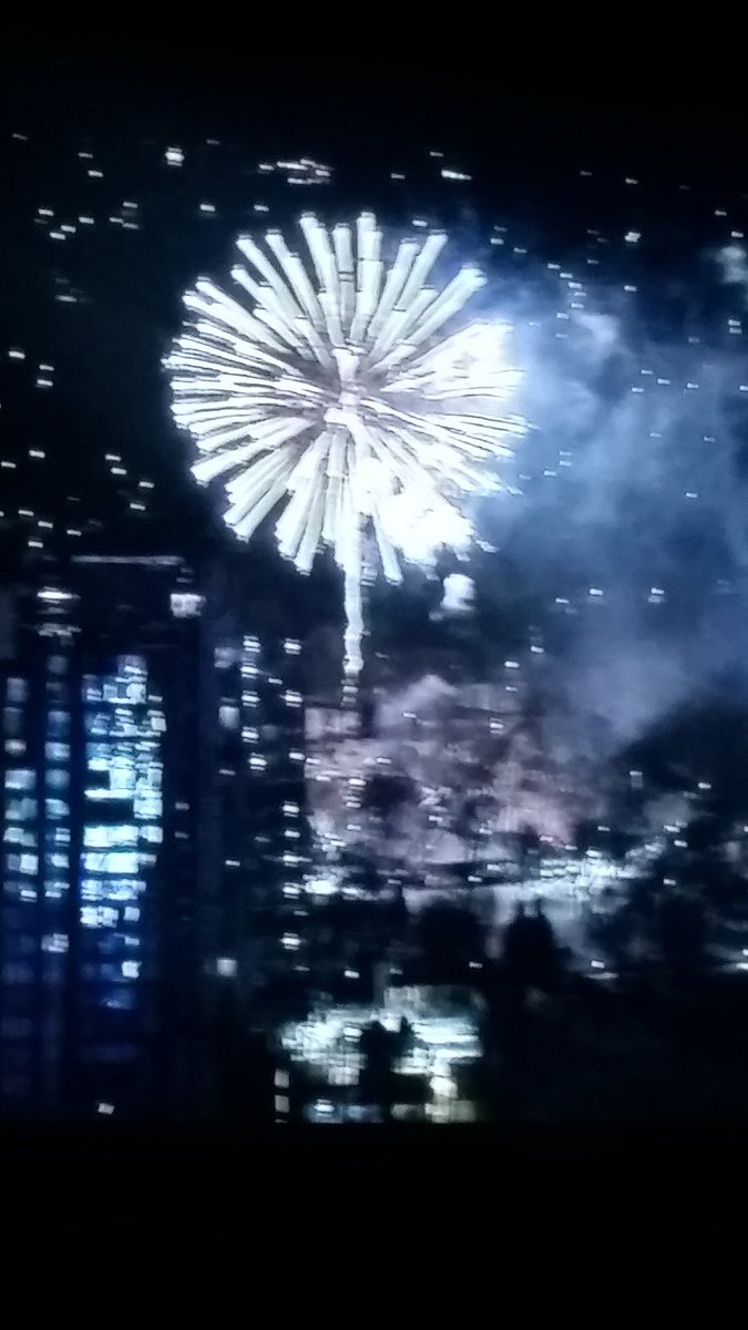 Teach_2_all's tweet photo. Happy New Year 2018! #GodBlessYou #2018 #Health, Success, Happiness! https://t.co/DbSM4z4SwT
