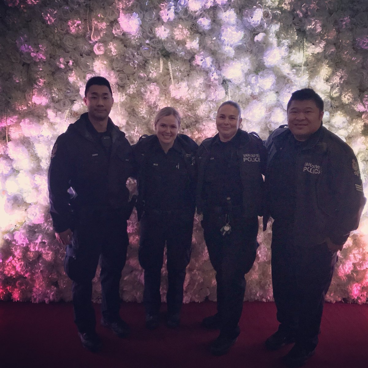 CstZhalovaga's tweet photo. Keeping everyone safe at NYE 2018 @scienceworldca! #HAPPYNEWYEAR #VPD @VPDYouth @VancouverPD @CstJenJackman https://t.co/MPS95P2roR