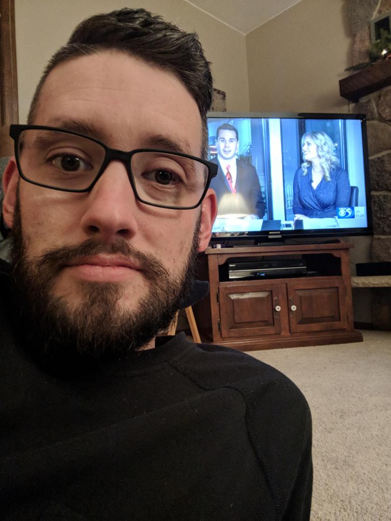 magerselliott's tweet photo. Celebrating the New Year with these two. @NateDaveStew @BrittanyFalkers #firsteve2018 @WFRVNews https://t.co/duUbSJqLwJ