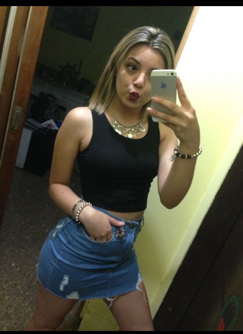 flacasinfiltros's tweet photo. El #DosMilDieciocho ellos lo arrancaron Prolijitos Divertidos Bienaventurados Próspero y con mucho Glamour
Tio y Sobrina #ComboExplosivo https://t.co/EaLZ9XzooO