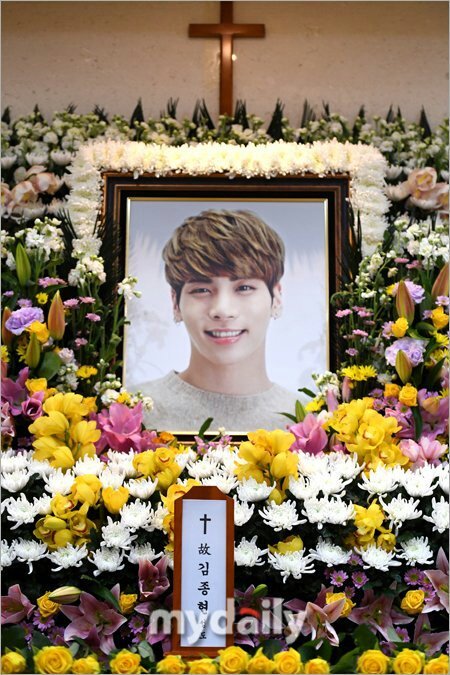 ELF_Arab15's tweet photo. Rest in Peace, Kim Jonghyun❤️
1990-04-08
2017-12-18 https://t.co/Bx6UyvT1bl