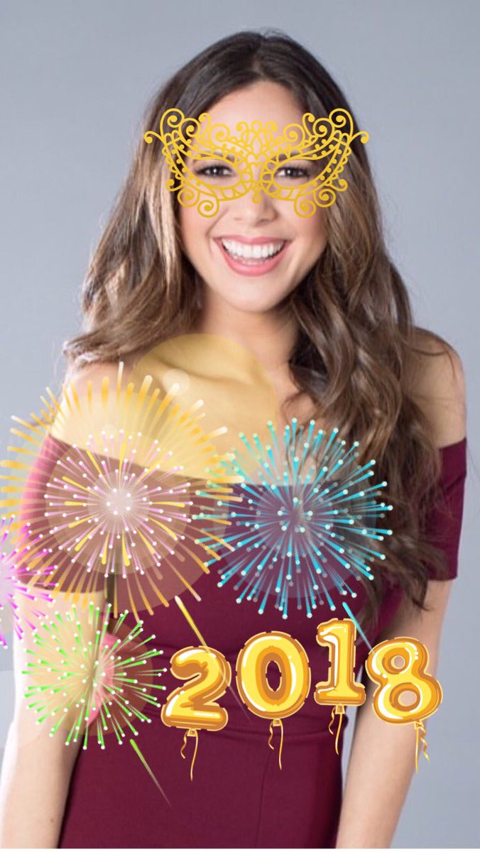 StephBradfordTV's tweet photo. ¡Feliz Año! Les deseo un 2018 lleno de sorpresas agradables; donde las decisiones sean aciertos, los triunfos celebraciones y los sueños realidades. Que sea un año cargado de bendiciones donde se cumplan todos los deseos de sus corazones! ¡Los Quiero! https://t.co/WR7dioGECt