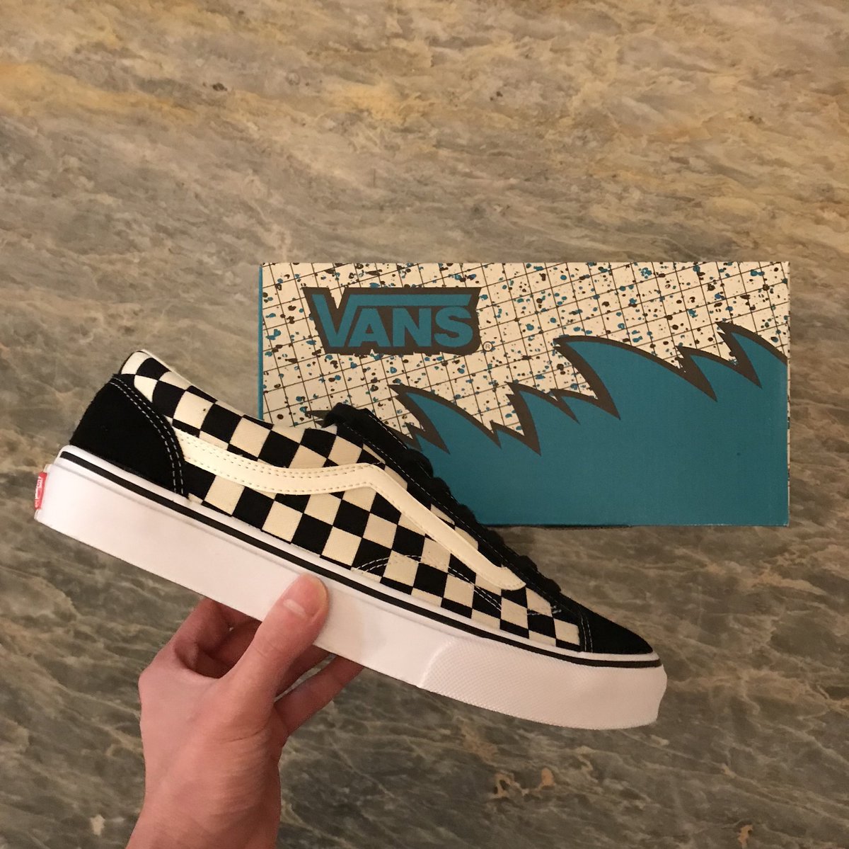 Shin1r0_kicks's tweet photo. New Kicks👟🔥
Billy’s Vans OldSkool CRAZY CHECK 🏁🔥
#Vans
#OldSkool
#CRAZYCHECK
#Billysent… https://t.co/jAaK8c61UP https://t.co/FlE9zHvUFS