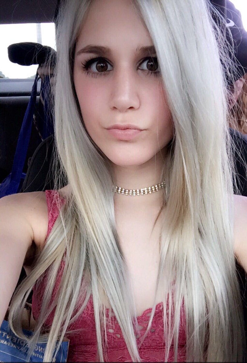 kltobes's tweet photo. Throwing it back to summer bc I miss the silver locks #feelingmaself https://t.co/suMmnjpNpc