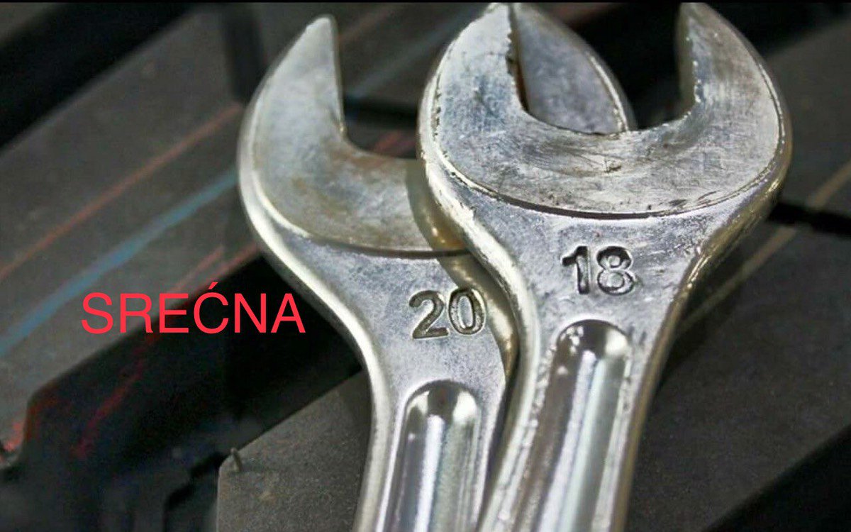 NuhanovicEnes's tweet photo. Srecna Nova Godina 2018-ta
i sve najbolje u njoj. https://t.co/ScLOiIl2HT