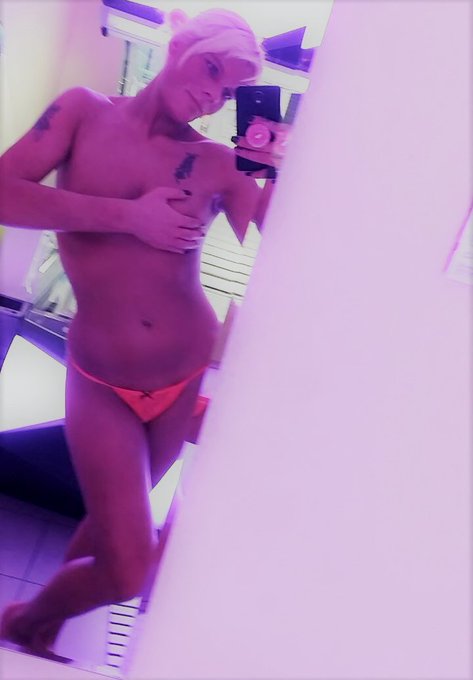 Ich w&uuml;nsche allen ein gesundes neues Jahr 2018. Ich hoffe, ihr seid gut rein gerutscht?! #Neujahr #StacyLou<a href="/tag/neujahr"class="tags"><span>#neujahr</span></a><a href="/tag/stacylou"class="tags"><span>#stacylou</span></a>