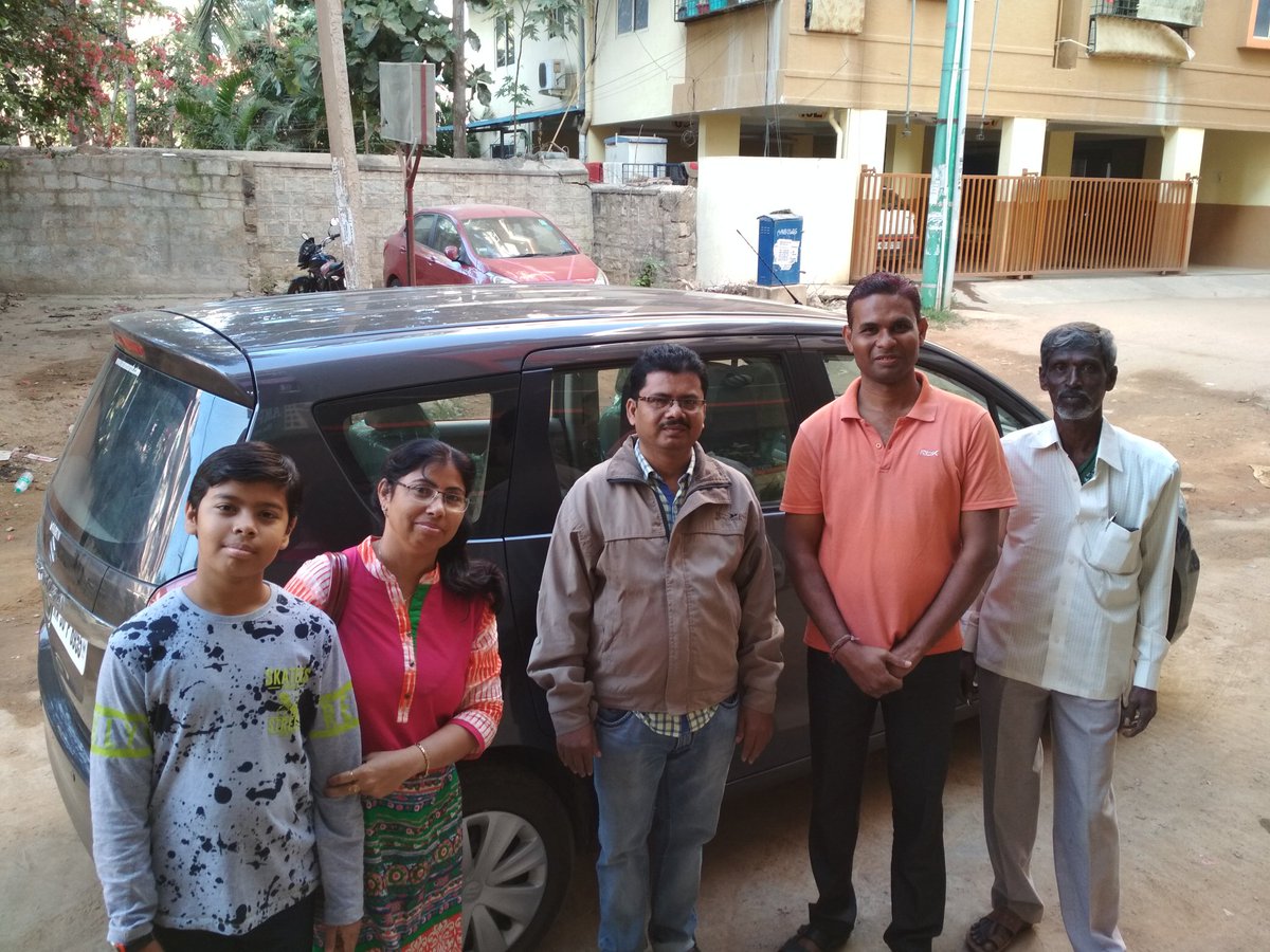 SPICMACAYBLR's tweet photo. Year 2017 also ended with #ISC2017.
Artists as well as volunteers were emotional while saying goodbye.
We departed promising that we shall meet again very soon in next @spicmacay  event. https://t.co/XuvteYnwIR