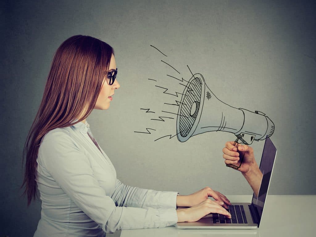PsychCentral's tweet photo. Fake Social Media Can Be Hazardous to Your Health https://t.co/dJXJ0VwsJF #mhsm #mentalhealth https://t.co/1ph0crv16t