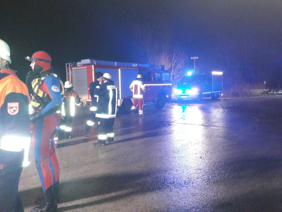 THWKT's tweet photo. Personensuche im Hörblacher Baggersee - - https://t.co/1EqMI2ymLO https://t.co/pmC4Eh2WZz