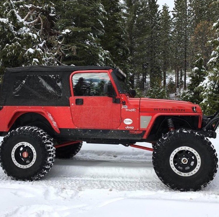 theJeep_Nation's tweet photo. Happy New Years! https://t.co/G9EJjMKHhg