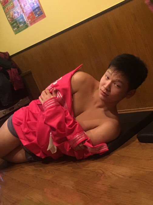 sugisaku05's tweet photo. #全国の貧乳女子へ https://t.co/RWEZb1d2rv