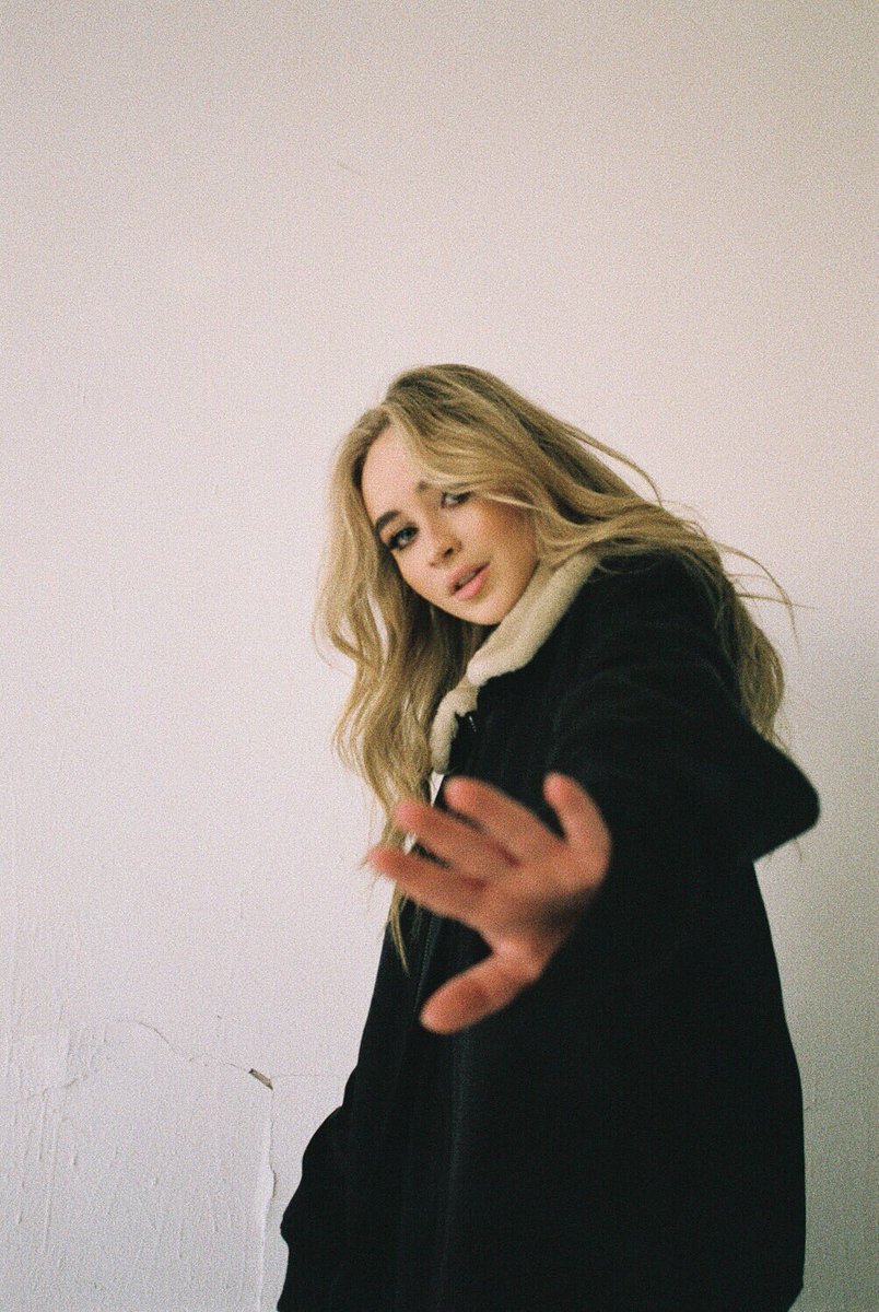 SabrinaAnnLynn's tweet photo. i hope yall get ur naps in now cause we won’t be sleeping next year either.
u don’t know how grateful i am for all we did together this year. ♡ 🌙 
we walkin into this new year holding hands okay ! love you https://t.co/Bcop8f3MSj