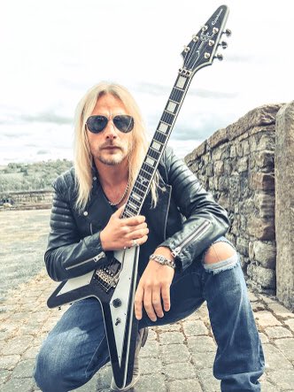  Happy Birthday, Richie Faulkner!     