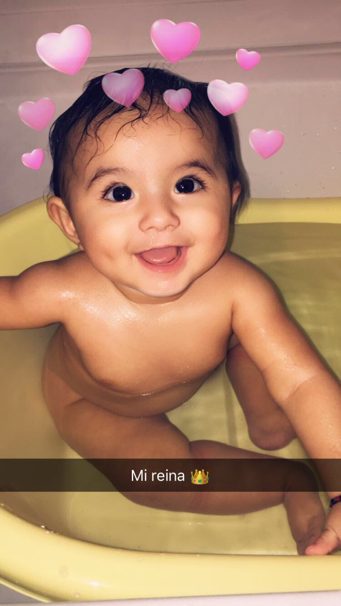 kbeba95's tweet photo. @prettyboi_jc My Lil Fam ❤️🎆
We Love You bebe 💋❣️#2018blessingscomingourway💯🙏🏼 https://t.co/tIiliXdQfh