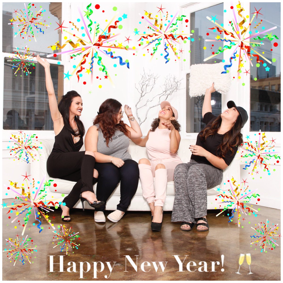 AuthenticGlam's tweet photo. Happy New Year from Authentic Glam. May 2018 bring you joy and prosperity 🥂 https://t.co/XNo5oJMvhP