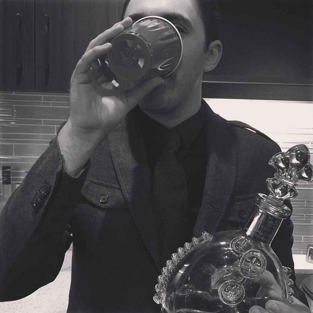 michaelspiros's tweet photo. #2018 #happynewyear #louisxiii #catchcrew #hollywood https://t.co/DUTplwbgUs https://t.co/f8jp52QE1y