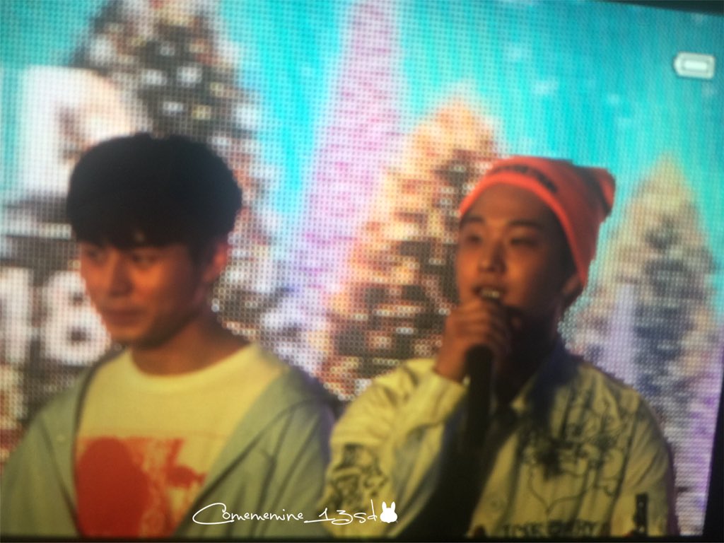 comememine's tweet photo. [Preview] 171231

ถ่ายมาได้นิดหน่อย แต่คามายน์เหมือนจบมจริงๆ😆💕

#DJHo_K #DJCamine 
#EMWinterwonderland https://t.co/vfSuSN2gNm
