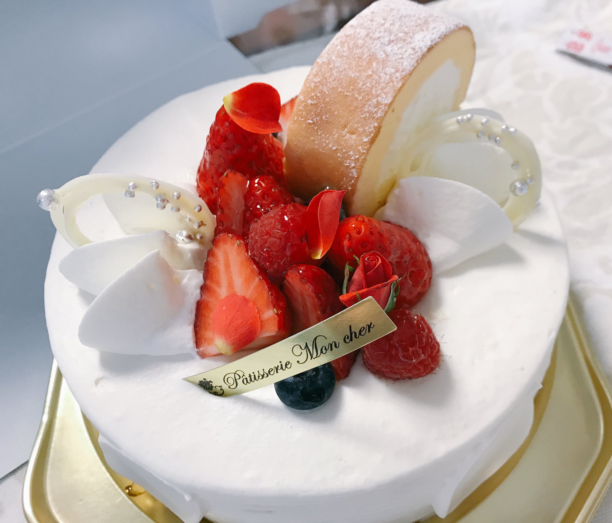 れる Rel 年末ママさんの誕生日だったので パティスリーモンシェールの誕生日ケーキ 甘さがくどくなくて ほーんと好き T Co Tgairtfefl Twitter