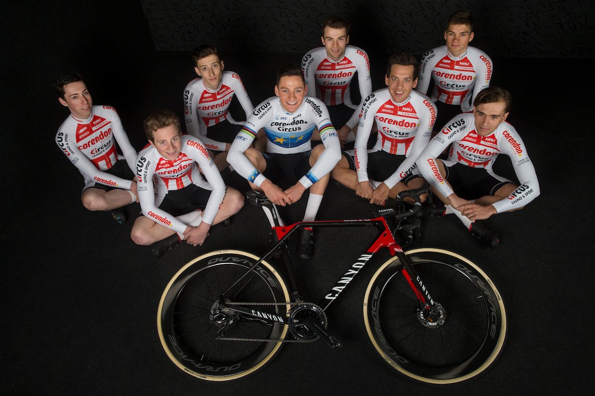 Feast your eyes with this new gallery of the official 2018 ©@CorCirCX team shoot! <a href="/canyon_bikes/">Canyon Bicycles</a> <a href="/corendon/">Corendon</a> @CircusSport_NL photopressbe.photoshelter.com/gallery/01-01-…