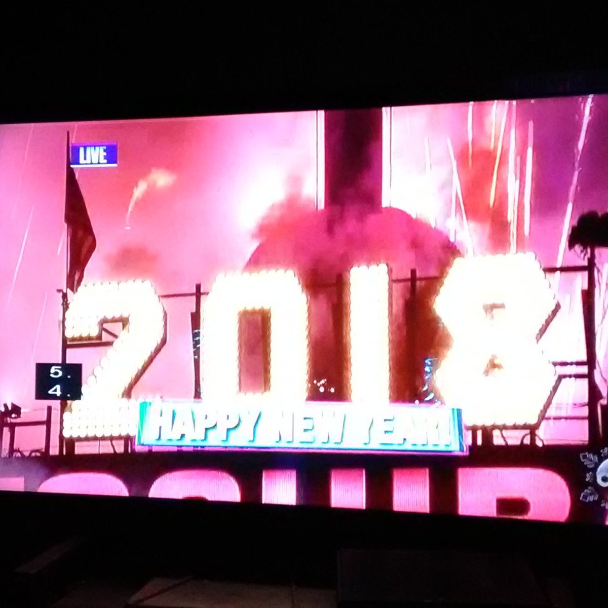 ESchuyler16's tweet photo. Happy New Years 2018 https://t.co/3yT0HxI851