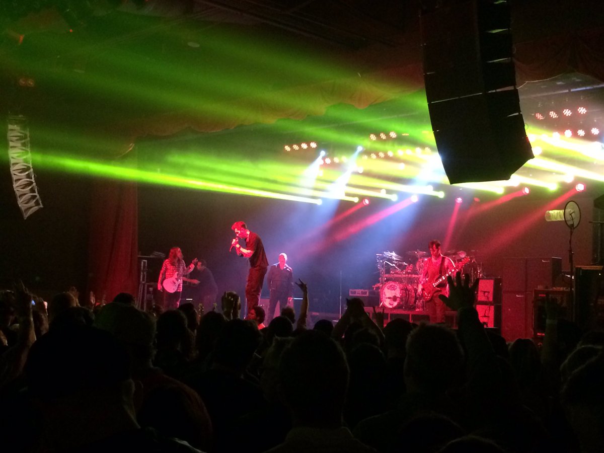deathsquad_az's tweet photo. It's @311  ...this is why #tesla invented energy! #ItsNotNewYearsUntil https://t.co/YFkqxdEKJN