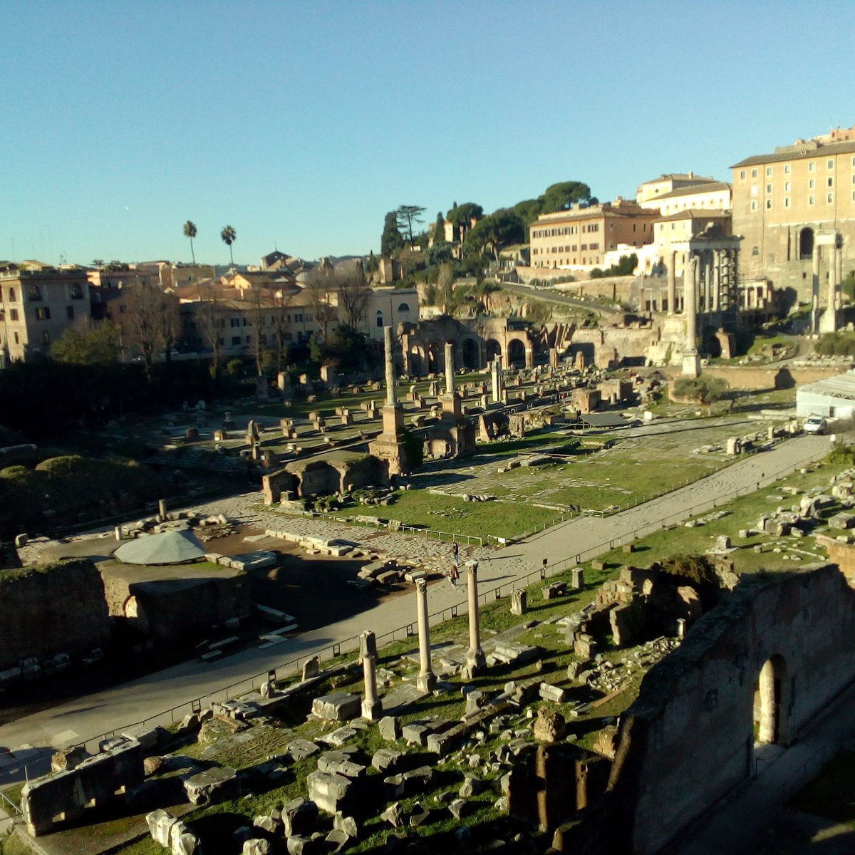 Buon 2018 dal luogo più bello del mondo: il #ForoRomano di #Roma! #romeisus #Rome #Capodanno #HappyNewYear2018 #HappyNewYear #PasseggiateRoma #capodanno2018 @Capitolivm @capvtmvundi1 @caputmundiHeidi @VisitRoma @BeautyfromItaly