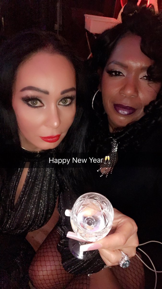 TRACEYBALTIMORE's tweet photo. Another year to #BeGreat ππ€π½ #HappyNewYear β¨π₯ #FuchsGlobal #TraceyBaltimore π@LANAFUCHS https://t.co/kwwUNMVTDI