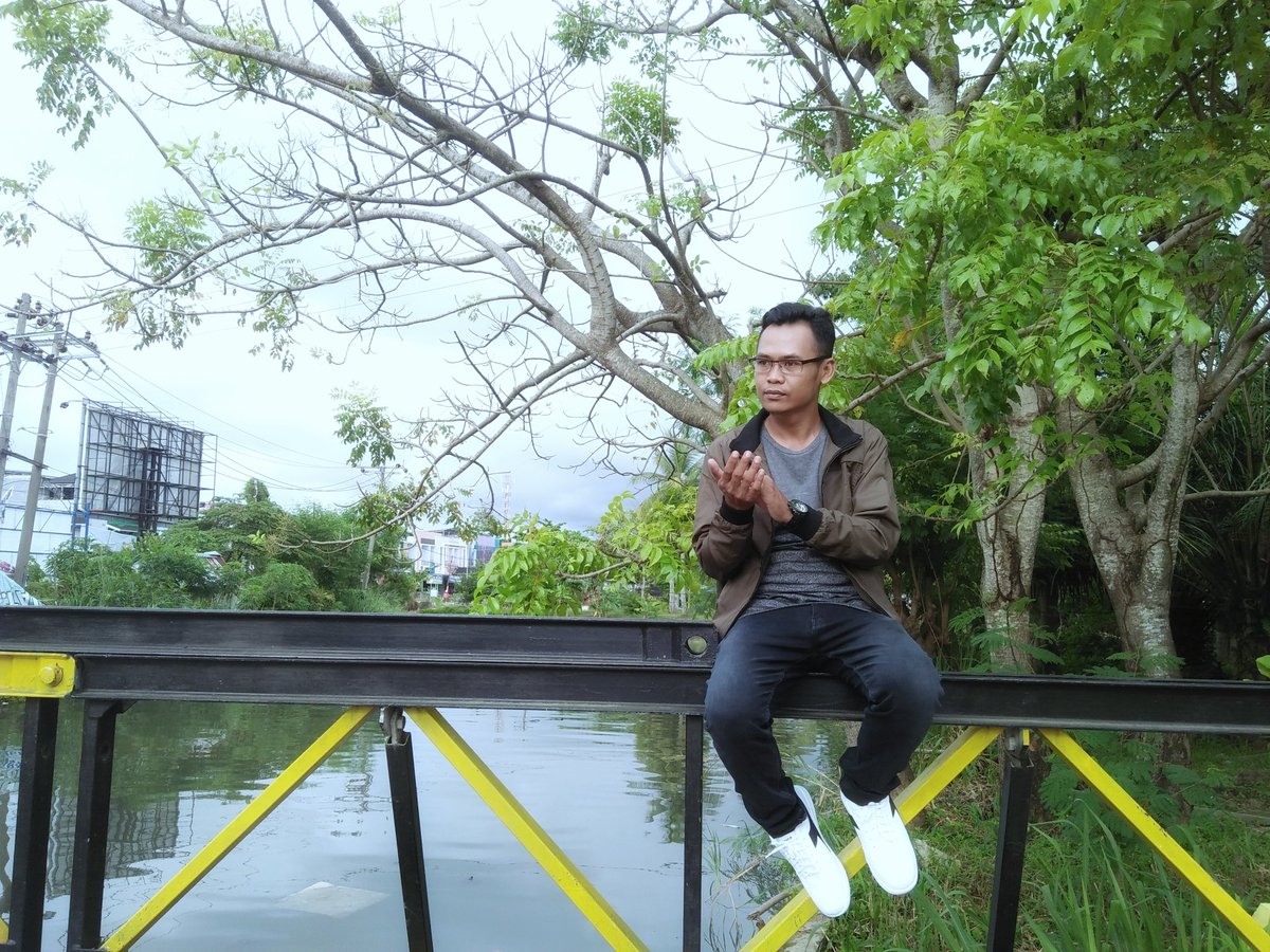 aaritem's tweet photo. Ketika semua orang sibuk dengan hiru pikuk nya kota ini, biarlah aku yg menikmati alam sekitar https://t.co/t1qUDpXcVJ