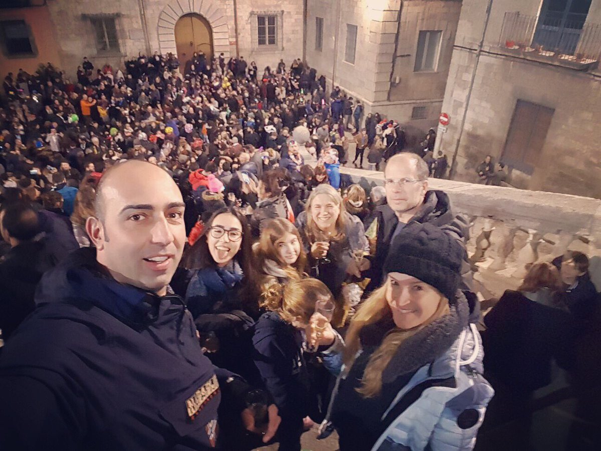 smartinezq1's tweet photo. Feliç 2018 a tothom!!! #feliç2018 #feliz2018 #happy2018 #HappyNewYear #raimicavaalacatedral https://t.co/5yG7UTnekY
