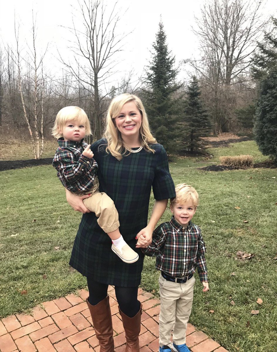 JulieBorm's tweet photo. Happy New Year &amp; A December Recap https://t.co/1YRcGnZyOM https://t.co/WRzs97eM47