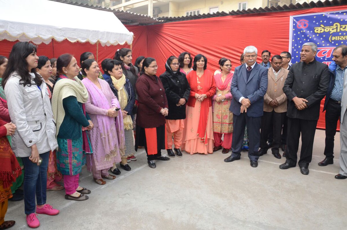 cwc_warehouse's tweet photo. #cwc celebrating New year 2018 at Corporate Office on Jan 01 ,2018 @fooddeptgoi @FCI_India @CRWCL_India https://t.co/m75uQpolT0