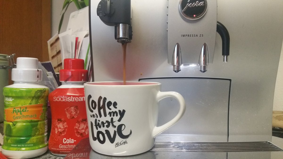 Lasst uns den Tag beginnen 😎 Guten Morgen und frohes Neues!! #coffee #kaffe #Morning #happynewyear