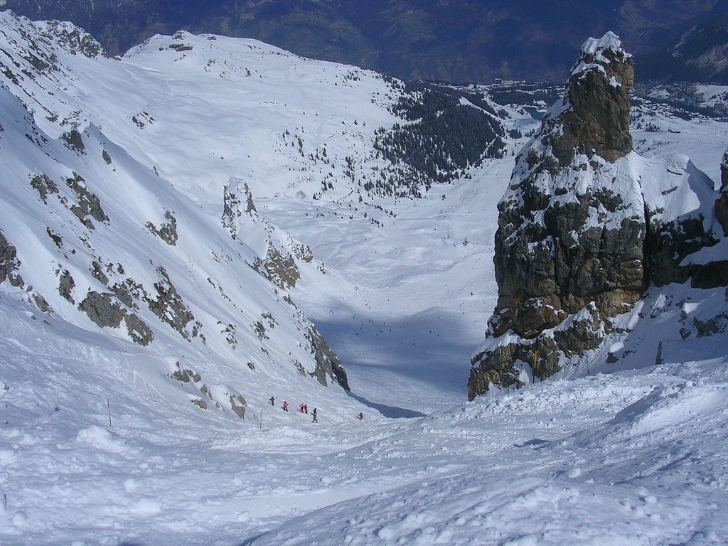 This week we take a look at the ultimate runs in our Ultimate resorts #skiing #Grandcouloir #Runs ow.ly/7nq730eWKsh <a href="/courchevel/">Courchevel Officiel</a>