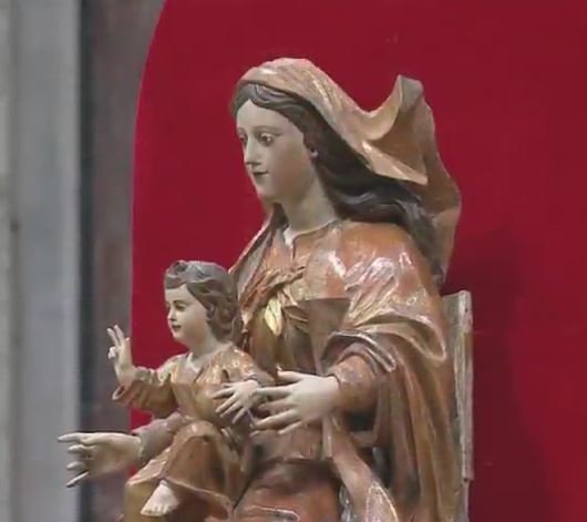 CatholicNewsSvc's tweet photo. #PopeFrancis: The gift of Mary, "the gift of every mother &amp; every woman, is most precious for the church, for she too is mother and woman." https://t.co/OPmLwPDIpk