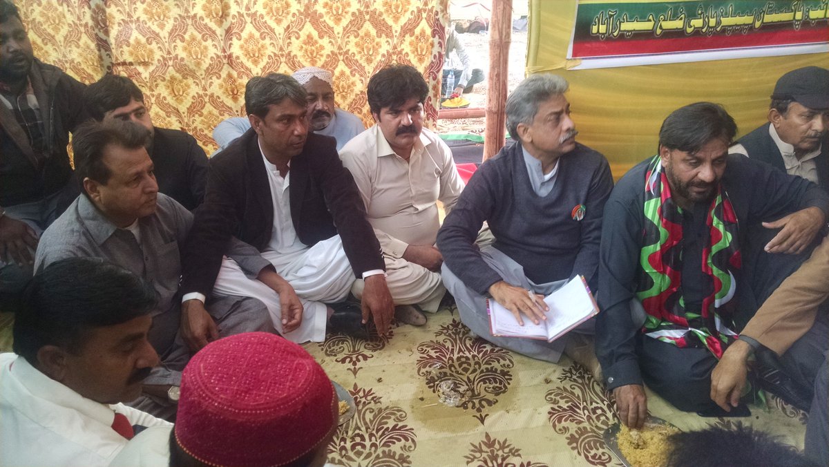 SheerazJatoi6's tweet photo. At Larkana 27 Dec 
From Distt Hyderabad https://t.co/4akDVf4T76