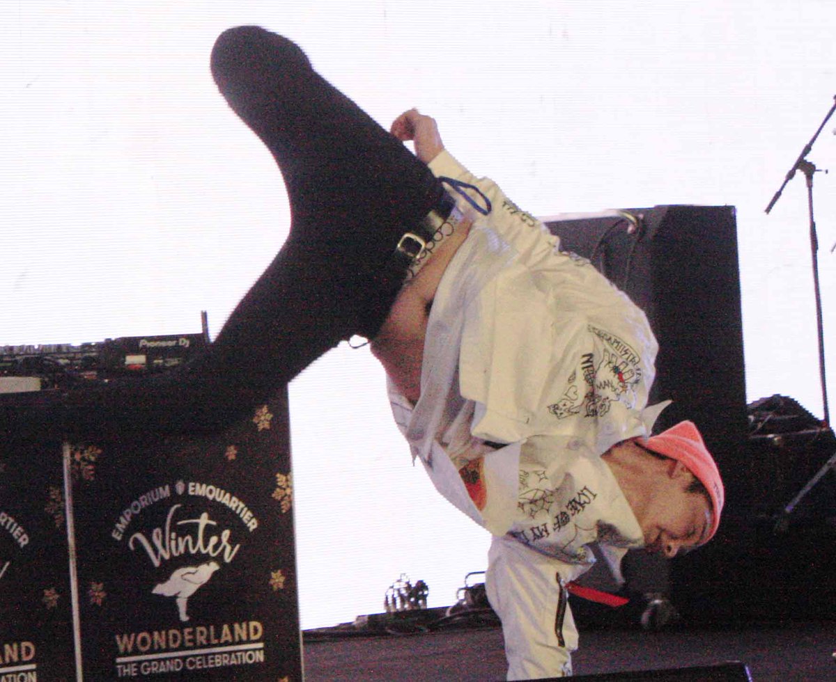 nuhottest's tweet photo. รูป เอามาฝาก #DJCamine #EMWinterwonderland #งานดีบอกต่อ เสียง2เสียงสามบอกเลย https://t.co/RHIyh0xoDg