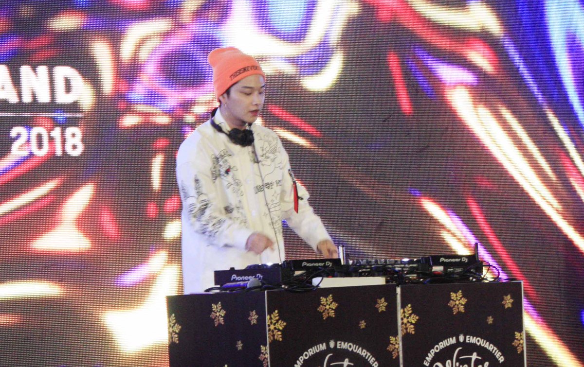 nuhottest's tweet photo. รูป เอามาฝาก #DJCamine #EMWinterwonderland #งานดีบอกต่อ เสียง2เสียงสามบอกเลย https://t.co/RHIyh0xoDg