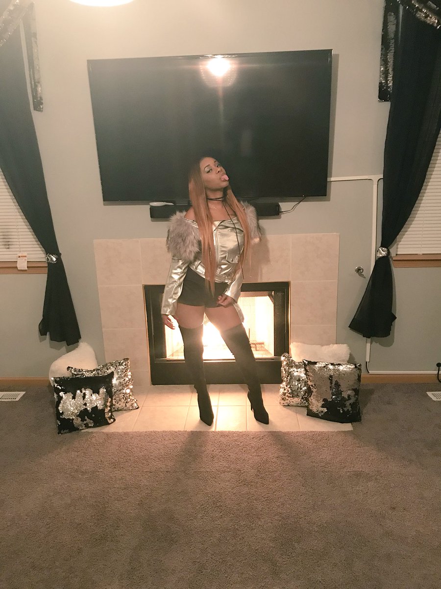 _MaccChaqq's tweet photo. She Not The Baddest , She The Worst 😛 https://t.co/wAkV476K3e