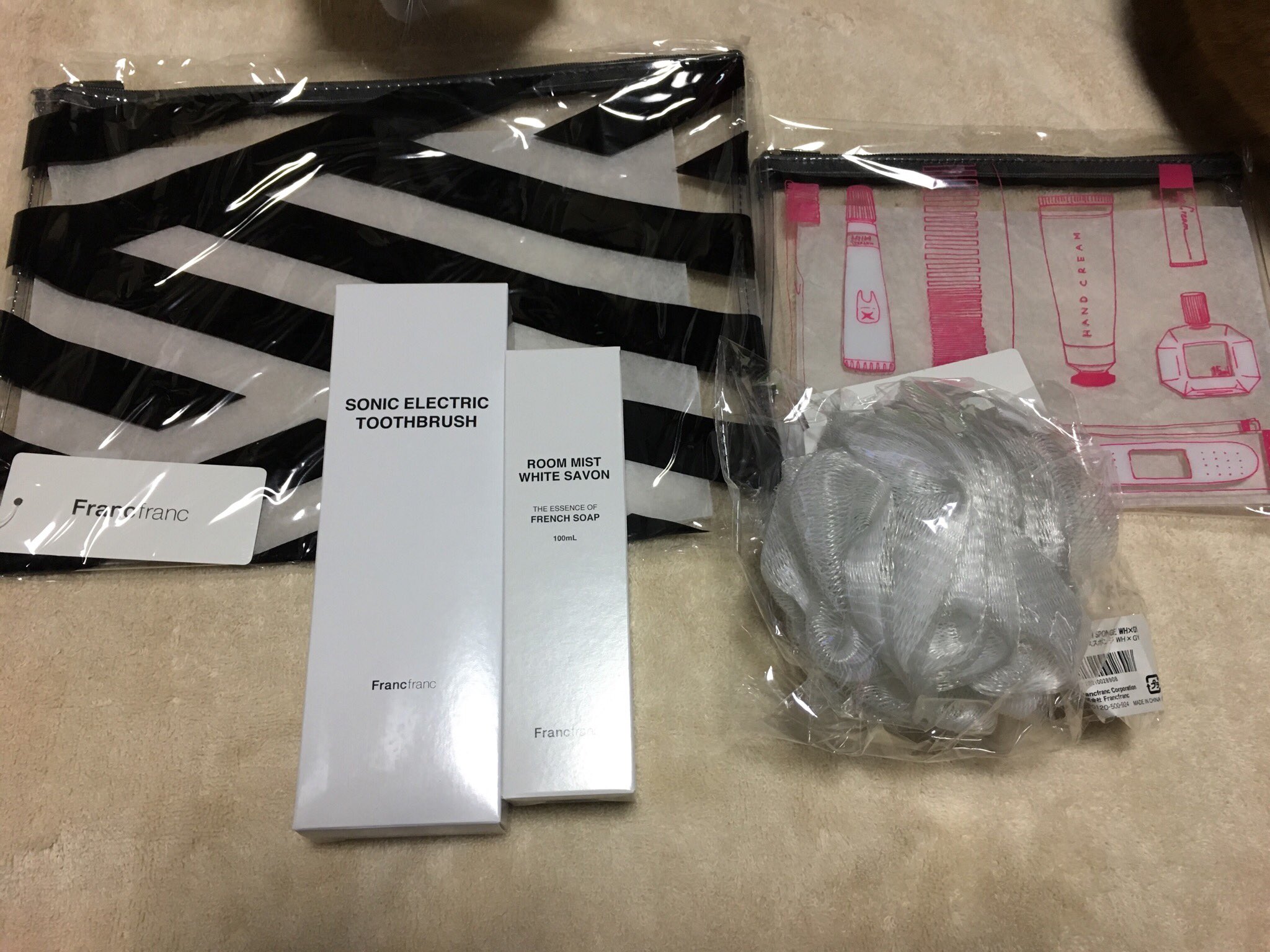 画像 オンラインで注文していたフランフラン福袋 Travel が届いた中身はバスタオル 笑 トートバッグ ネックピロービニールポーチ大小ルームミスト 電動歯ブラシバス まとめダネ 画像 オンラインで注文していたフランフラン福袋 Travel が届いた中身はバスタオル 笑 トートバッグ ネックピロービニールポーチ大小ルームミスト 電動歯ブラシバス まとめダネ