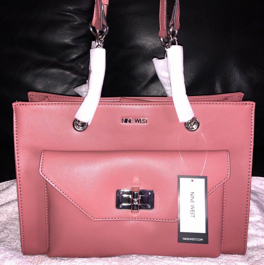 nonnihb's tweet photo. NINE WEST TWIST AND TURN
Brand: Nine West
Price: NGN 29,000.00 or $79.00
Material: Faux Leather
Colour: Dusty Coral
Location: Lagos
#handbags #coral #supportsmallbusiness #perfectgift #her #office #workingclass #affordable #fashion #nigeria #ninewest #chaindetail #fauxleather https://t.co/C1j09GNEd2