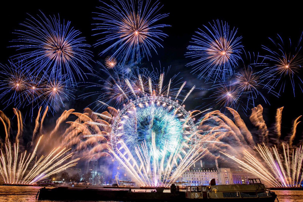 MayorofLondon's tweet photo. Happy New Year London! What an incredible start to 2018 - joining Londoners and visitors to ring in the new year with the spectacular London fireworks. #LondonNYE https://t.co/AVFeeya343