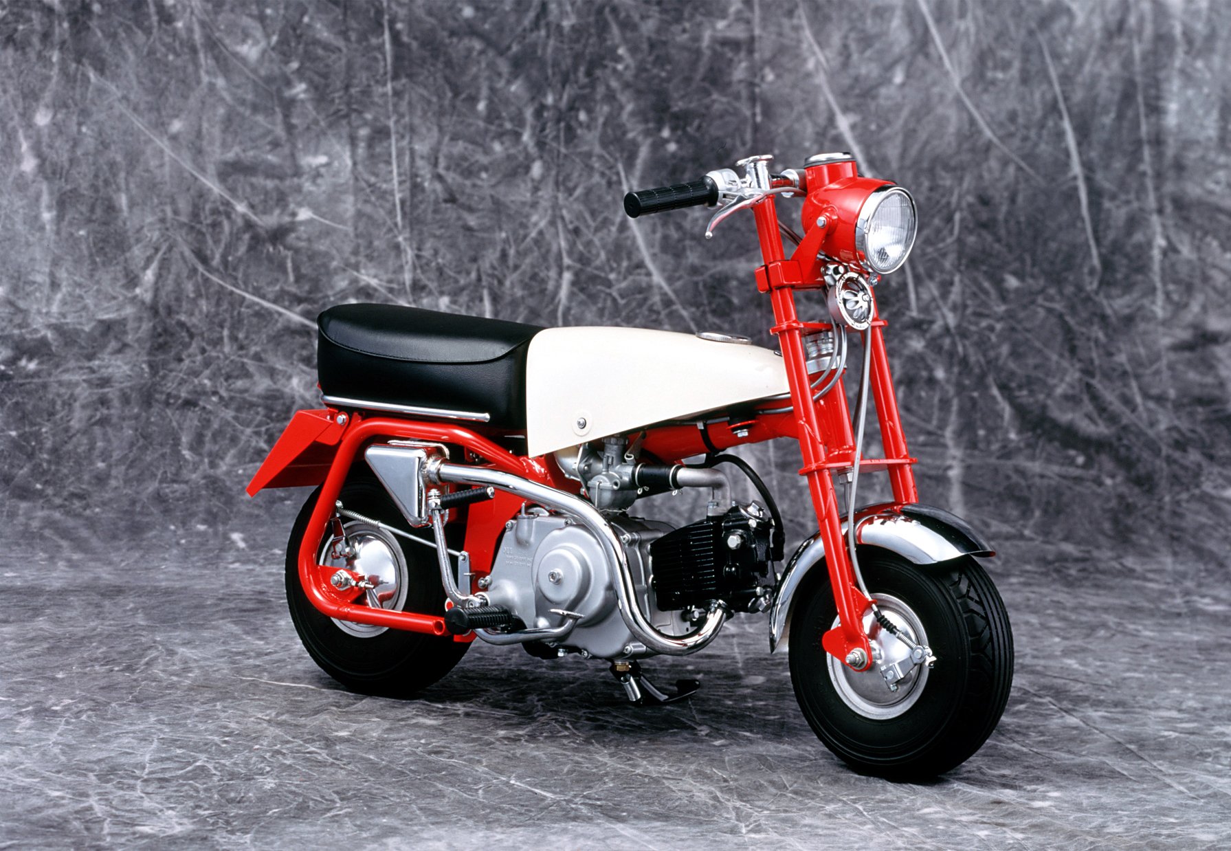 昭和レトロ ？ HONDA 赤ヘル CB350Four 東京本社 72年5月製造 Flake Matador Red｜SOLD OUT